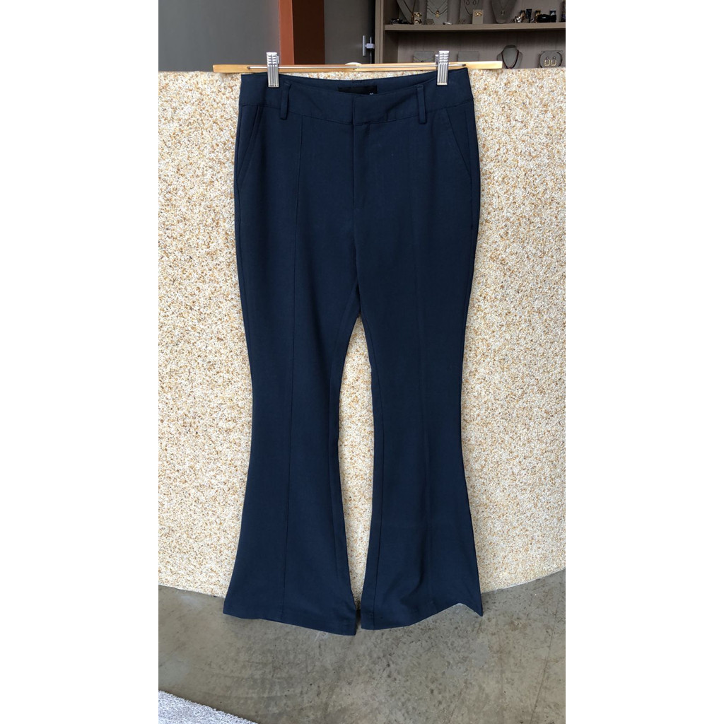 Calça social azul escuro barra larga (PP - 34/36)