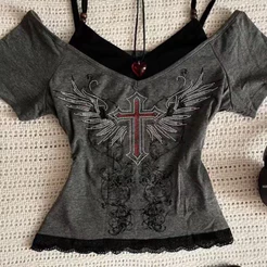 42741 Camiseta Feminina de Verão com Estampa Y2K, Manga Curta, Algodão, com Strass, Efeito Duas Peças 8421 3945