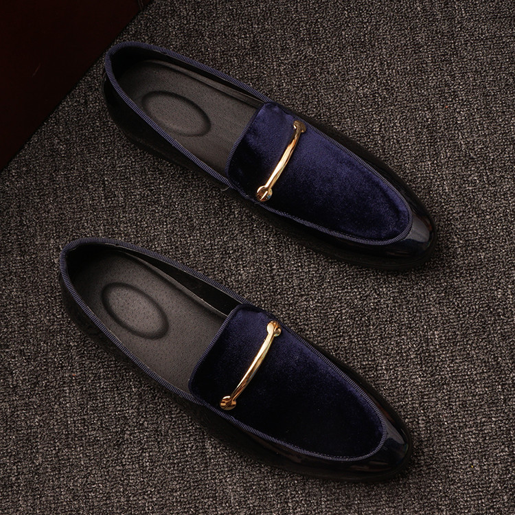 Novos sapatos de couro pequenos masculinos versão coreana na moda britânico All-Match um Pedal aumento interno sapatos c