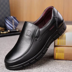 Novo Verão Sapatos De Couro Masculino Sola Macia Casual Planos Ao Ar Livre Caminhada Confortáveis El KE