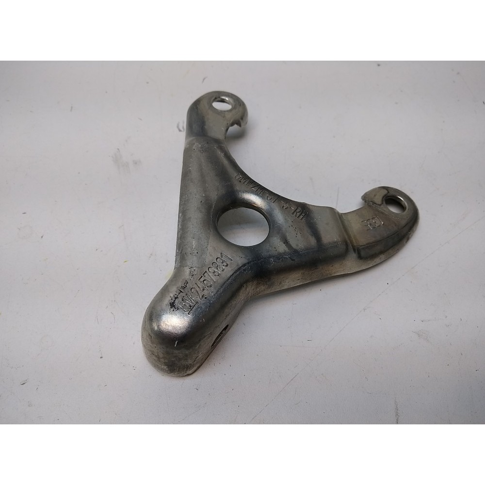 Suporte coletor motor arranque GM Prisma Onix 2014 24579891