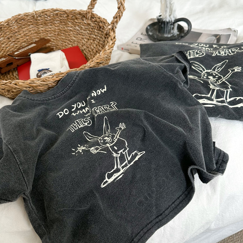 Meninos moda elegante lavado angustiado preto camiseta de manga curta médio pequeno crianças bebê Casual versão coreana 