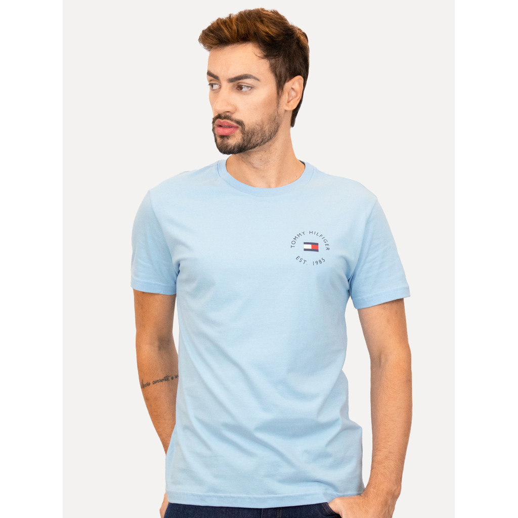 Camiseta Tommy Hilfiger Original Masculina Roundle Logo Chest Azul Claro