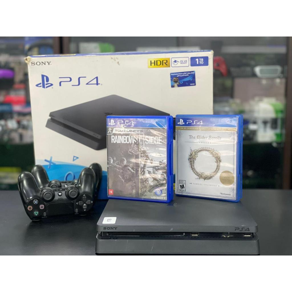 Playstation 4 Slim 1TB Preto + 2 Controles Originais + 2 Jogos Físicos – Revisado com Garantia