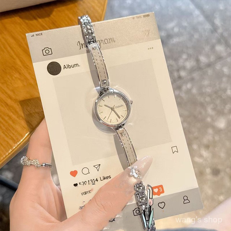 O novo relógio feminino da Dishidu é um presente de luxo leve e sofisticado para o Dia dos Namorados, um pequeno relógio