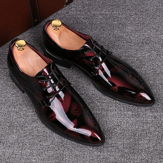 Homens britânicos apontou Toe sapatos masculinos versão coreana na moda sapatos de couro brilhante juventude respirável 