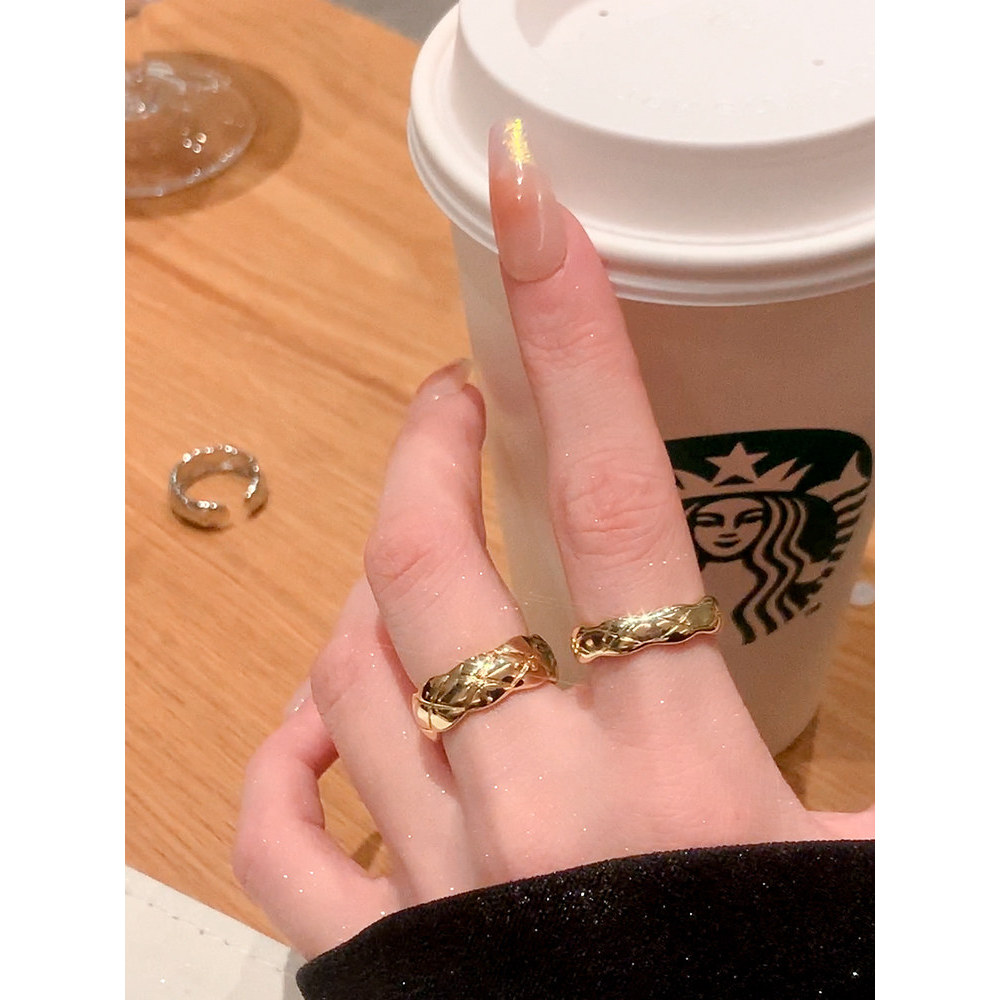 Anel simples em forma de diamante anel aberto feminino moda único casal anel nicho Design luz luxo cauda anel feminino í