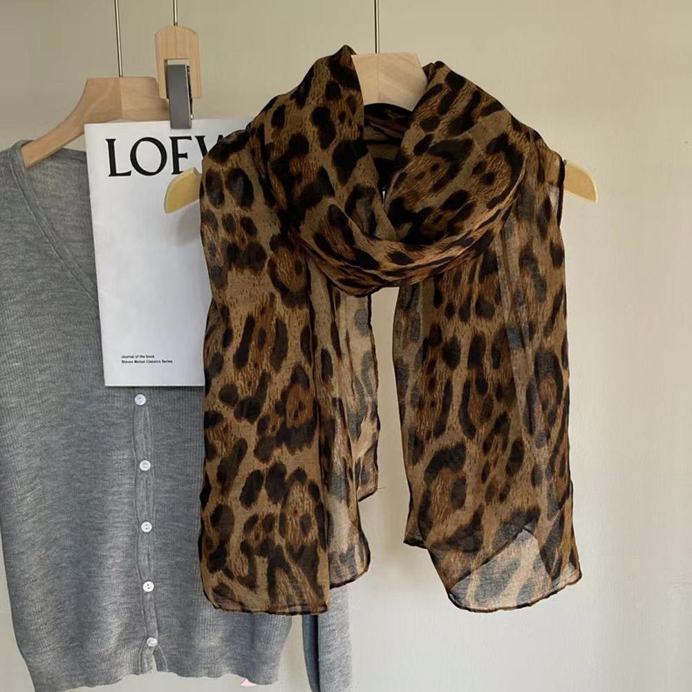 Leopardo-Lenço Estampado . Este Vintage – De Seda Fino E Longo É Projetado Para Mulheres , M8o7