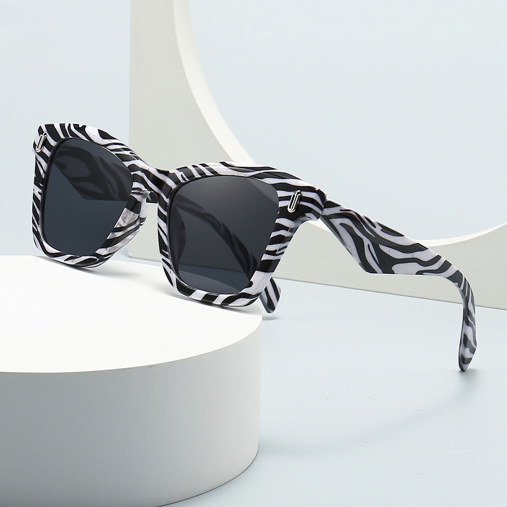 Óculos de Sol Quadrados com Estampa de Leopardo para Mulheres, Estilo Retrô com Rebites, Lentes Espelhadas com Proteção 