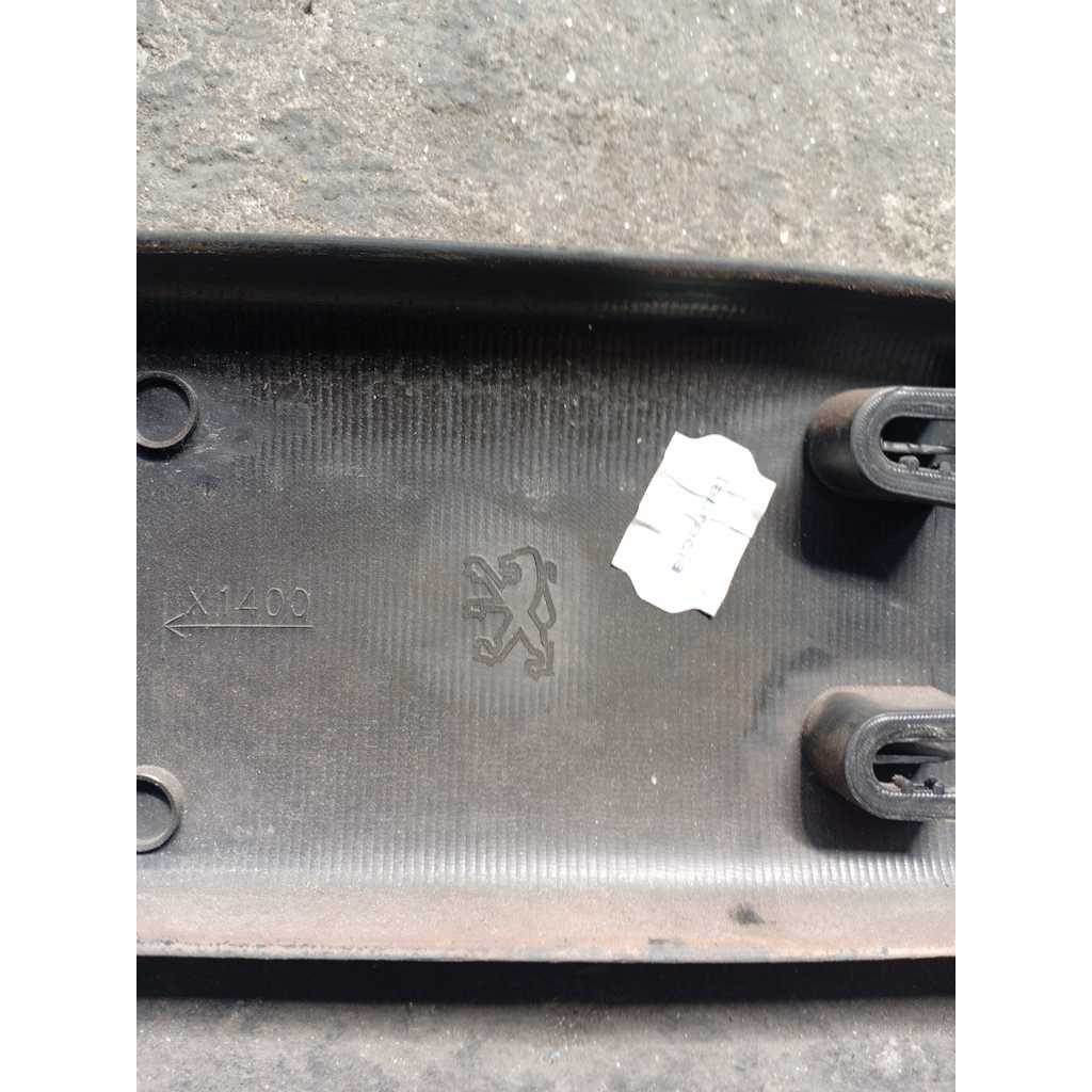 Aplique Friso Porta Dianteira Esquerda Peugeot Partner 2020