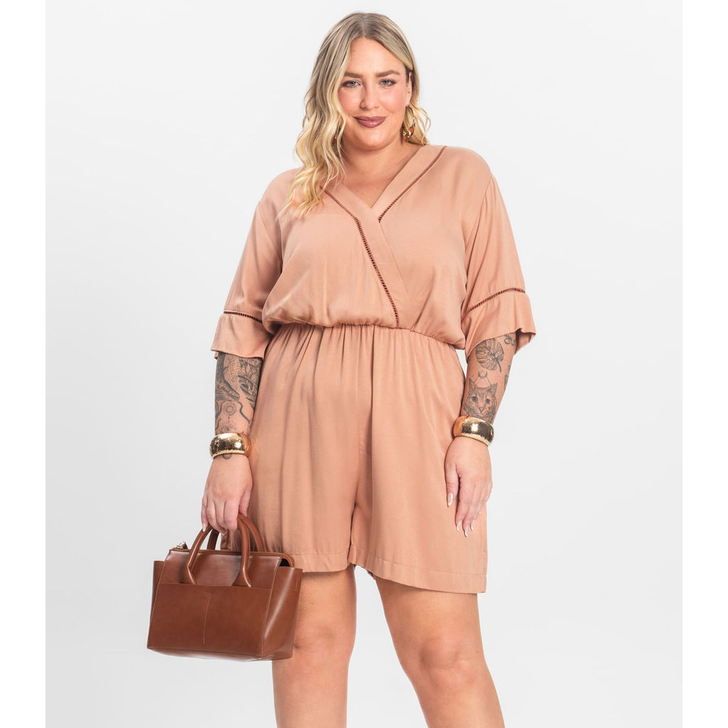 Macaquinho Feminino Plus Size Secret Glam Marrom