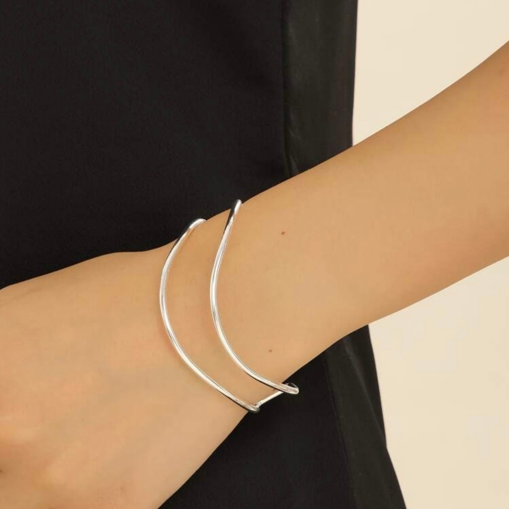 Bracelete Feminino Duplo Ondulado Ajustável – Pulseira Moderna Minimalista Banhada a Ouro 18K e Prata 925 Elegante