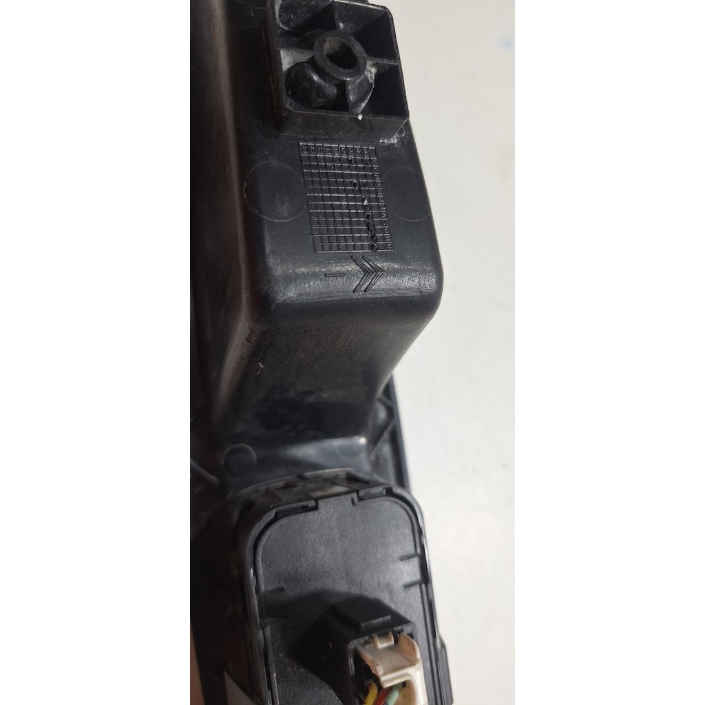 Comando Vidro Eletrico Dianteiro Esquerdo Citroen C4 Cx 556