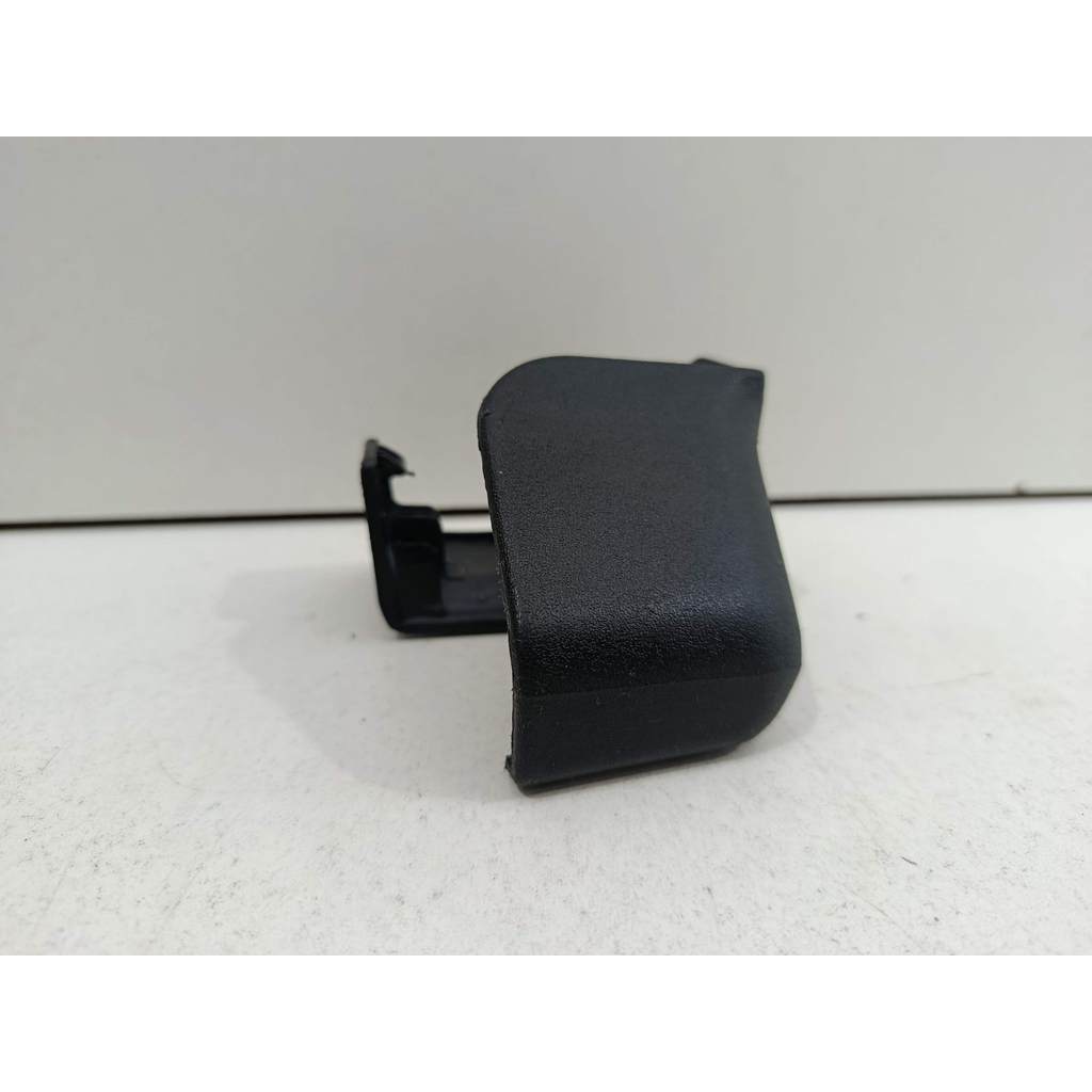 ACABAMENTO TRILHO BANCO ESQUERDO TOYOTA COROLLA 1999 A 2001