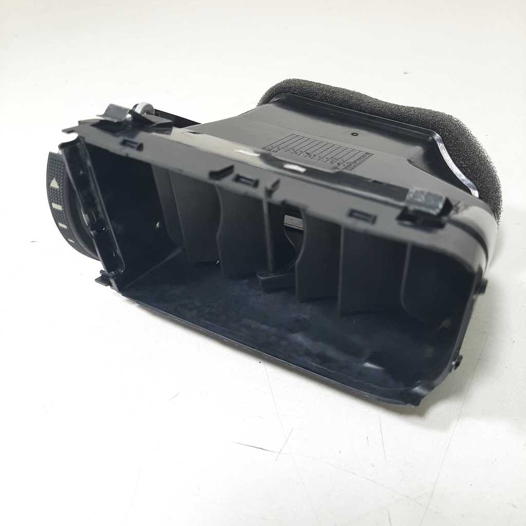 Difusor De Ar L.e. S/grade Frontal Vw Jetta 2012 Original