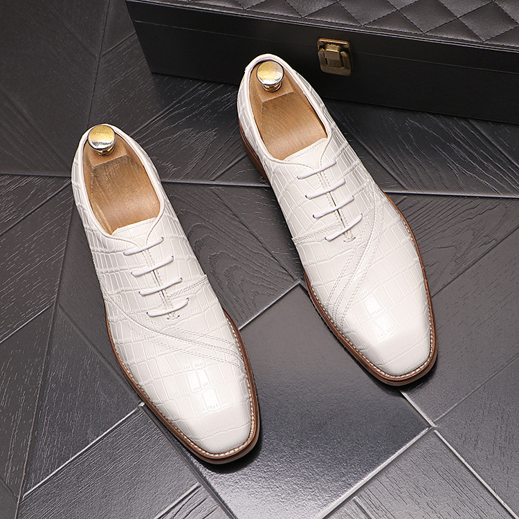 Novo estilo masculino apontou Toe sapatos de couro negócios Formal Wear sapatos masculinos aumento interno branco sapato