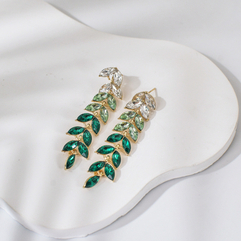 Brincos de diamantes femininos, brincos de banquete de moda verde, brincos de alta qualidade