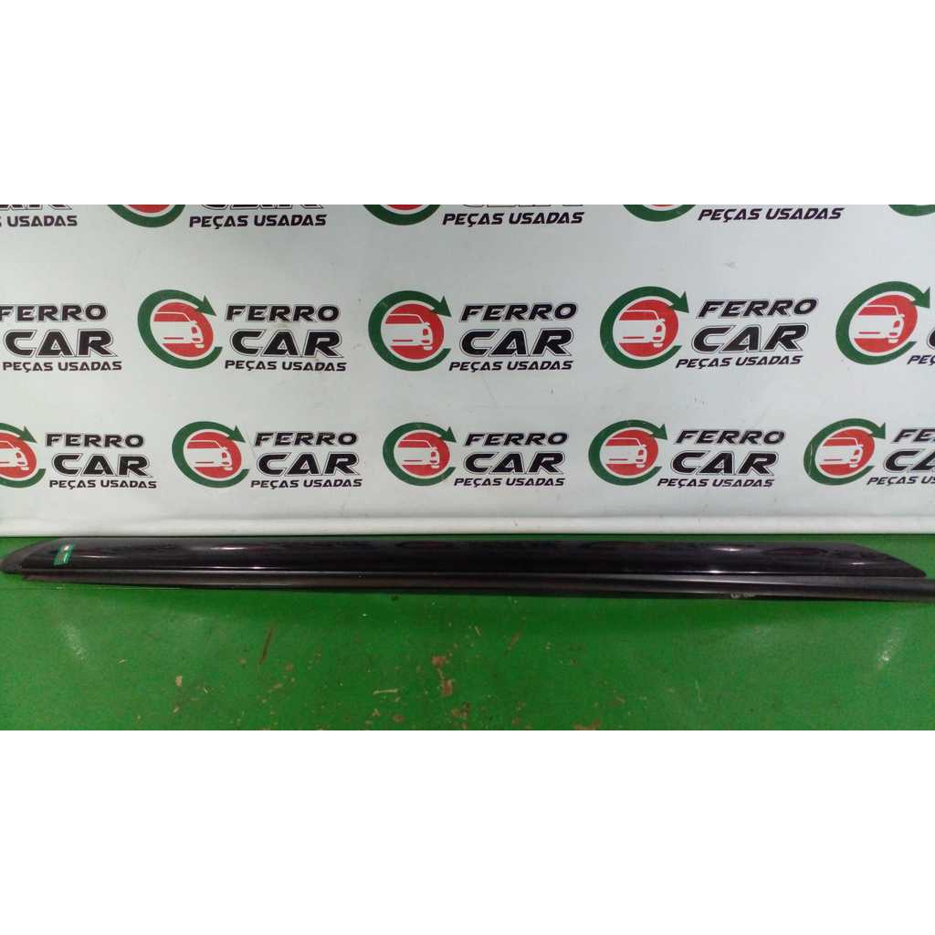 Friso Lateral Lado Direito Citroen C4 Picasso Preto