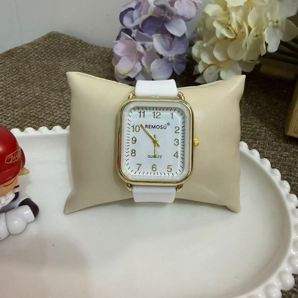 Relógio De Silicone Feminino: Design Intemporal e Moderno em Oferta na Shopee
