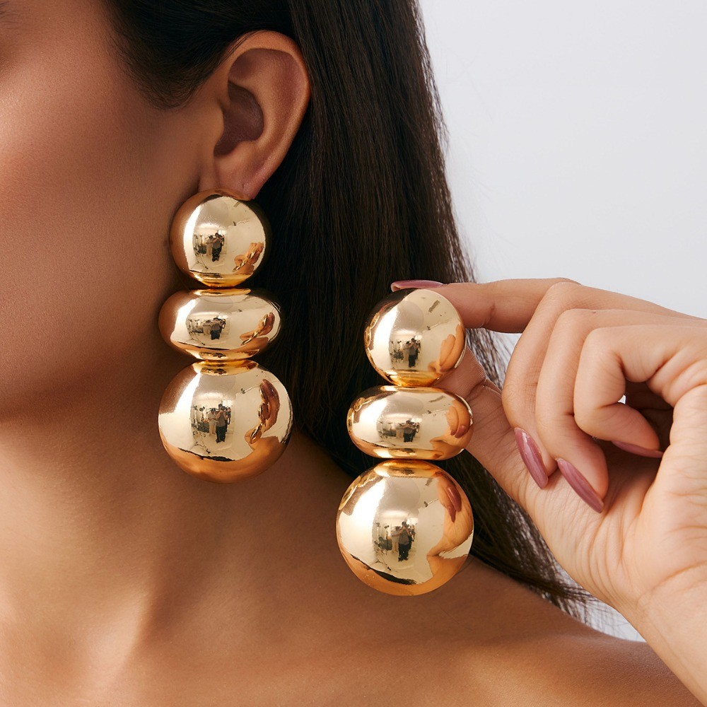 Brincos Geométricos , Grandes Exagerados Irregulares , Joias Femininas Douradas Com Design Redondo De Metal em Oferta na Shopee