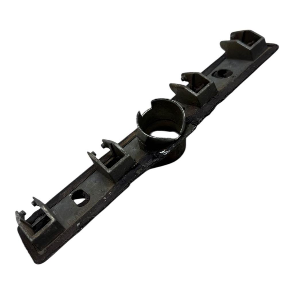 Suporte maçaneta porta malas  passat alemao 1999 3b0827757  Passat -