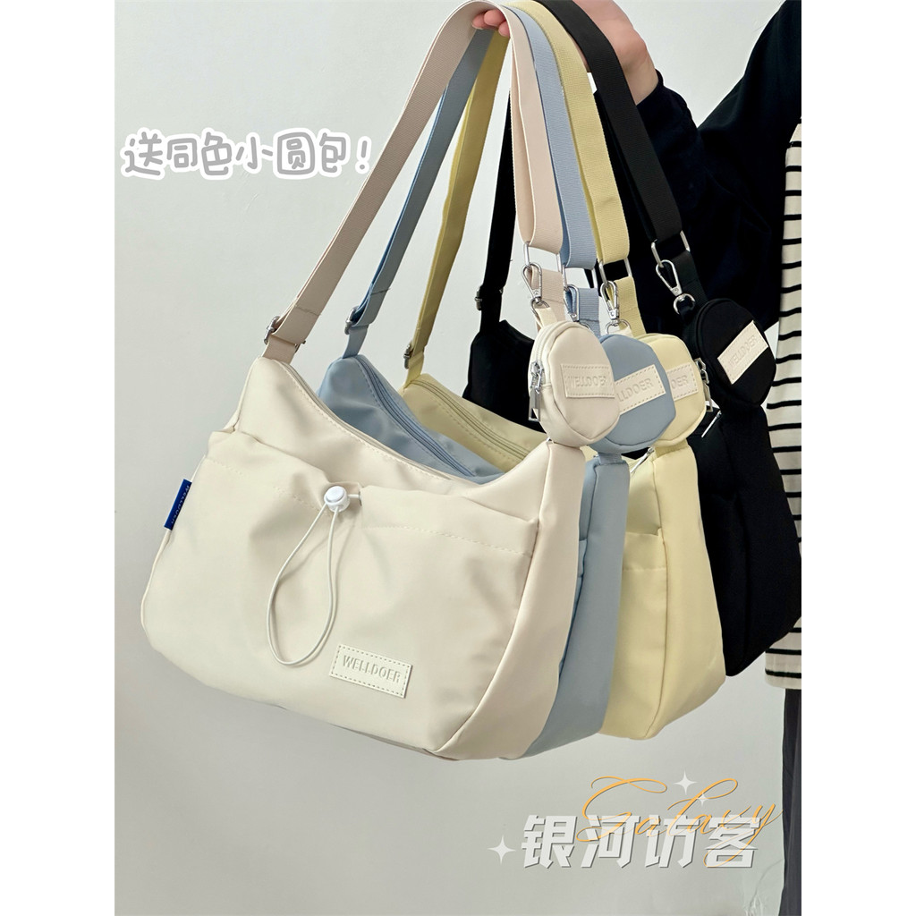 Ins estilo nicho All-Match menina ombro mensageiro saco estudante japonês simples cor sólida esportes lazer Commuter sac