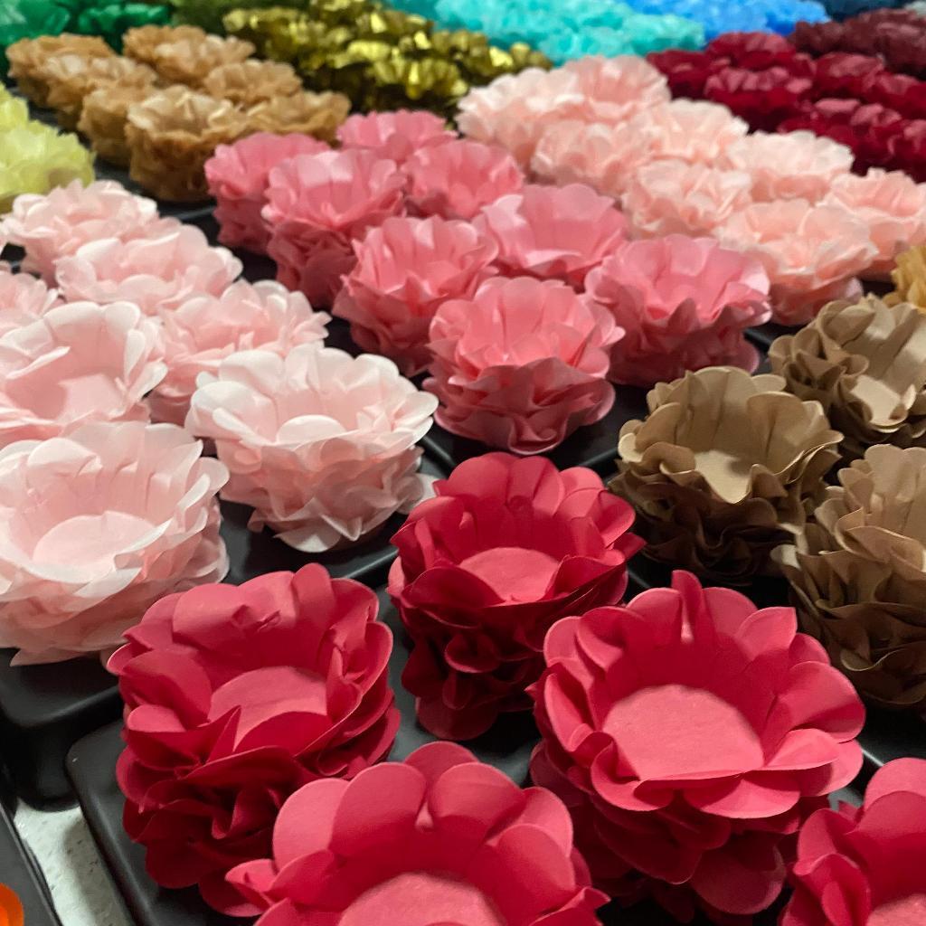 Kit 200 Forminhas de Doces Finos Flor Luxo – Cores Variadas em Oferta na Shopee