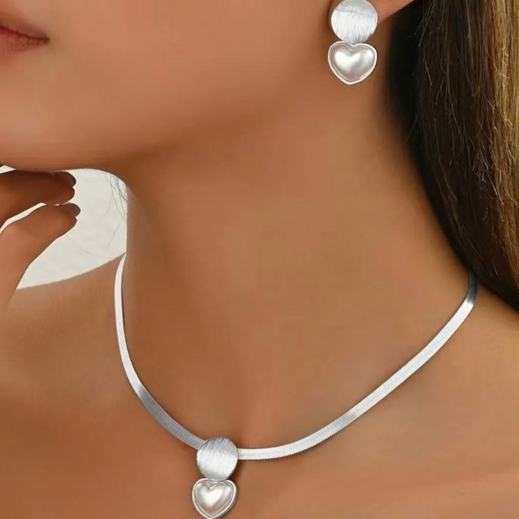 Conjunto Colar e Brincos Femininos com Pingente de Coração Pérola em Banhado a Ouro 18K e prata 925 em Oferta na Shopee