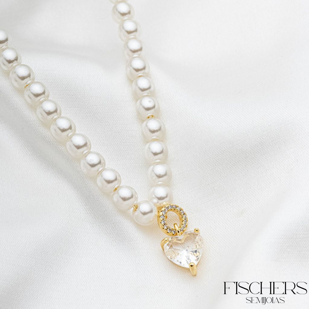 Colar de Pérolas Dourado Choker Feminino com Pingente de Coração Banhado a ouro 18K - FISCHER SEMIJOIAS