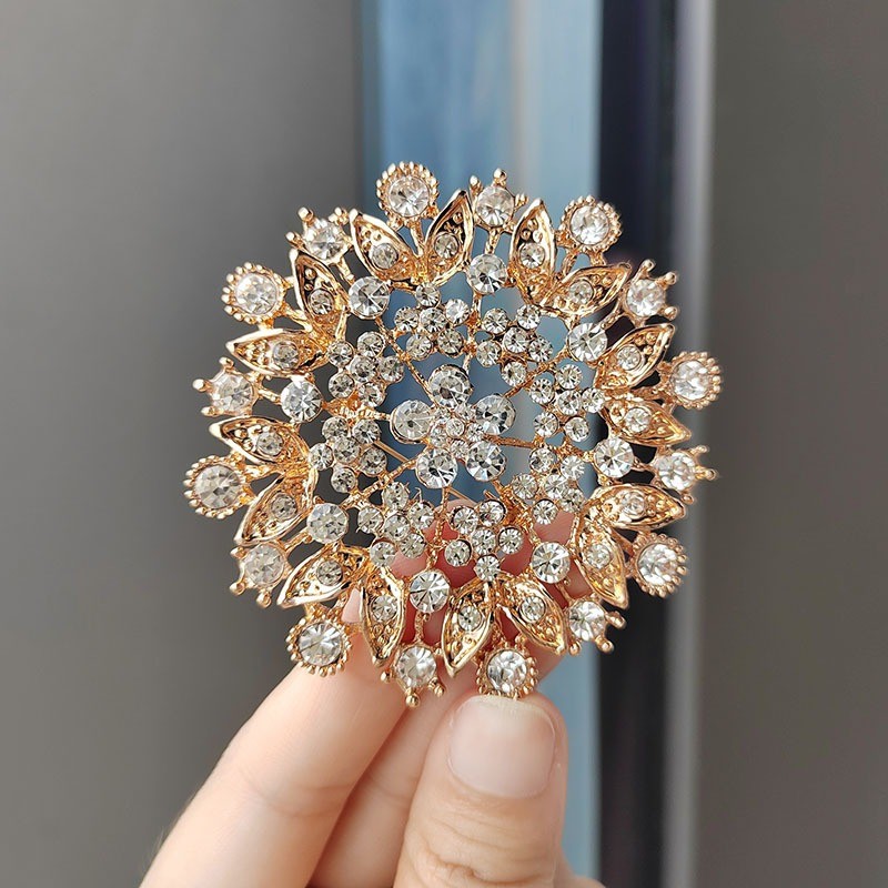 Elegante Cristal Pérola Flor Broches Para Mulheres Encantos Strass Borboleta Broche Roupas Terno Pinos Festa De Escritór
