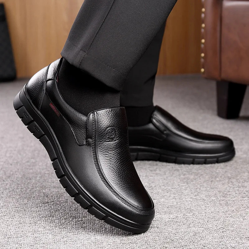 Novo Verão Sapatos De Couro Masculino Sola Macia Casual Planos Ao Ar Livre Caminhada Confortáveis El KE — imagem 2 de 2