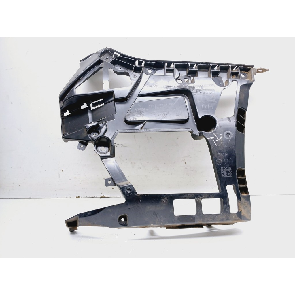 Guia Direito Parachoque Traseiro Bmw 320i 2.0 2019 2020