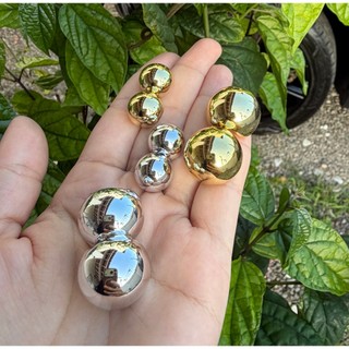Brinco esfera bola folheado ouro ou prata elegante  minimalista  acessório  feminino classico formal