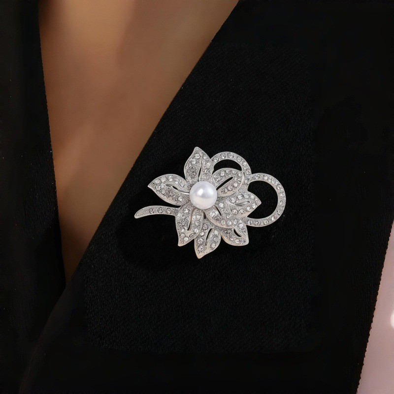 2026 Novo 1PC Feminino Simples Strass Clipe Oco Broche Metal Flor Acessórios Cachecol Fivela