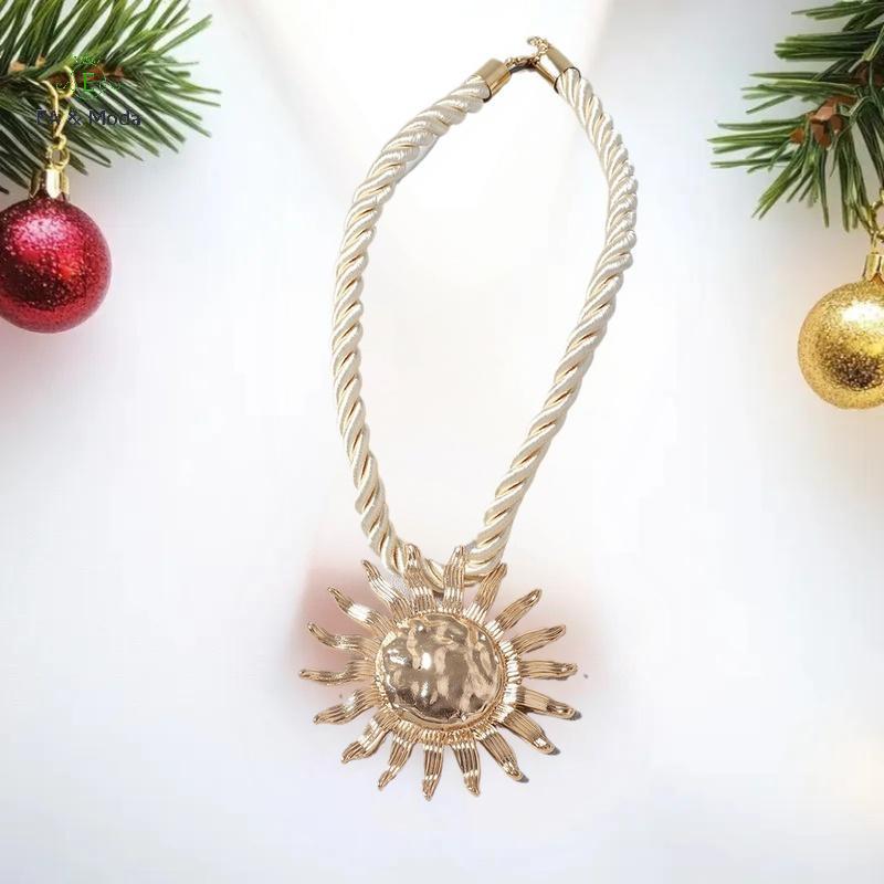EA & Moda Estilo Férias Colares Para Mulheres Flores Do Sol Vintage Hipérbole Gargantilhas Simples Jóias Presente . em Oferta na Shopee