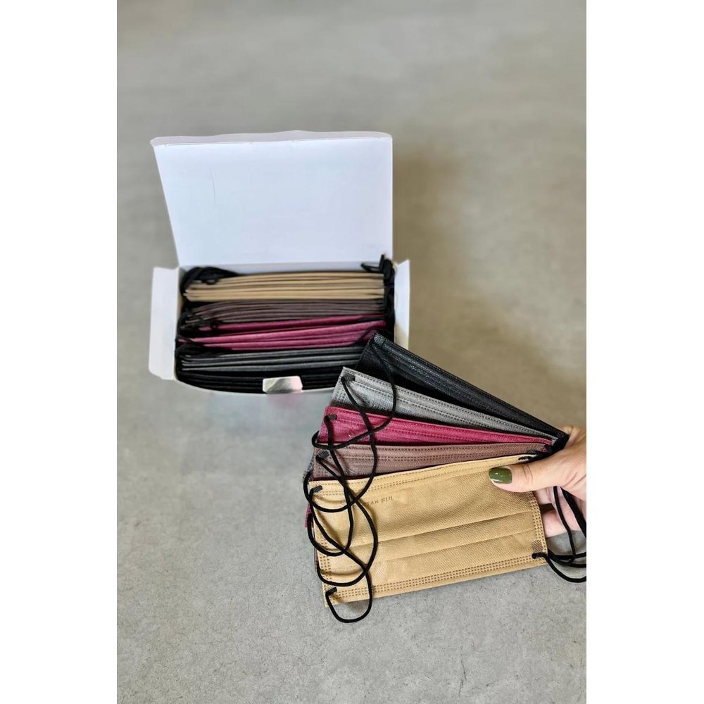 Máscara Descartável Tripla Colorida Caixa Sortida Cores Clássicas com 50 Unidades Destak