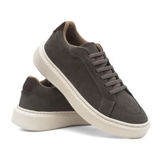 Tênis Sneaker Em Couro Casual Elástico Prático Para Calçar