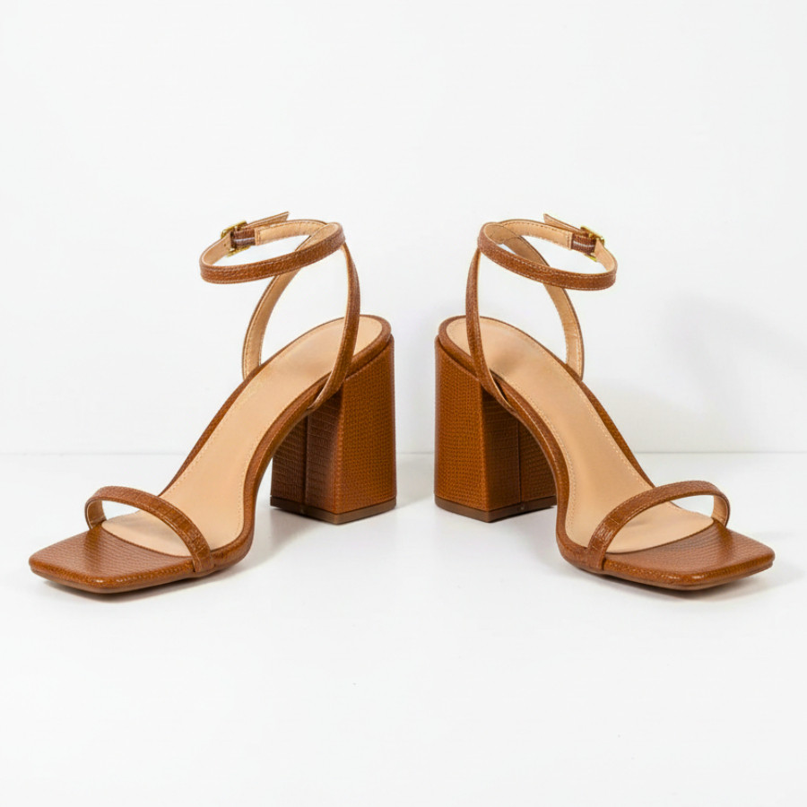 Sandália Feminina Salto Grosso 9cm Nude Caramelo - Moderna, Elegante e Confortável Confortável Caramelo Lançamento Moda