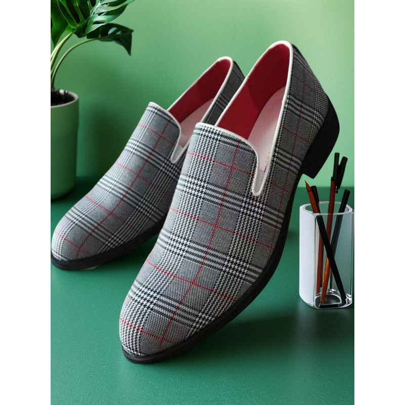 Novo estilo de cobertura de pés espírito cara sapatos da moda negócios britânicos moda Casual sapatos de couro pontiagud