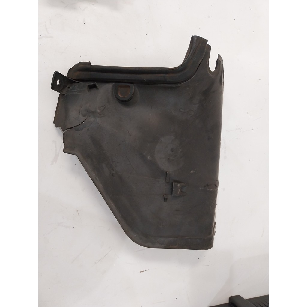Acabamento Direito Bateria Bmw 330i 328 325 323 E46