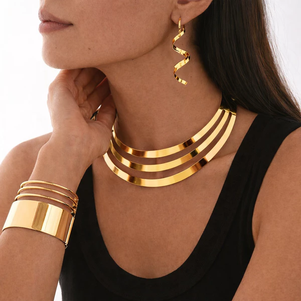 Conjunto Feminino Dourado Colar Gargantilha + Brincos + Pulseira Estilo Moderno