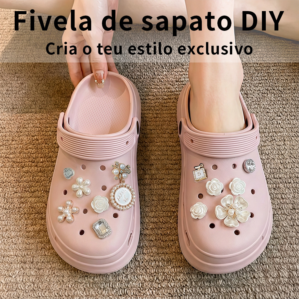 Babuche Feminino Plataforma Buracos e sapatos Sapatos de praia Leve e silencioso Anticolisão e abrasão Botons Removíveis em Oferta na Shopee