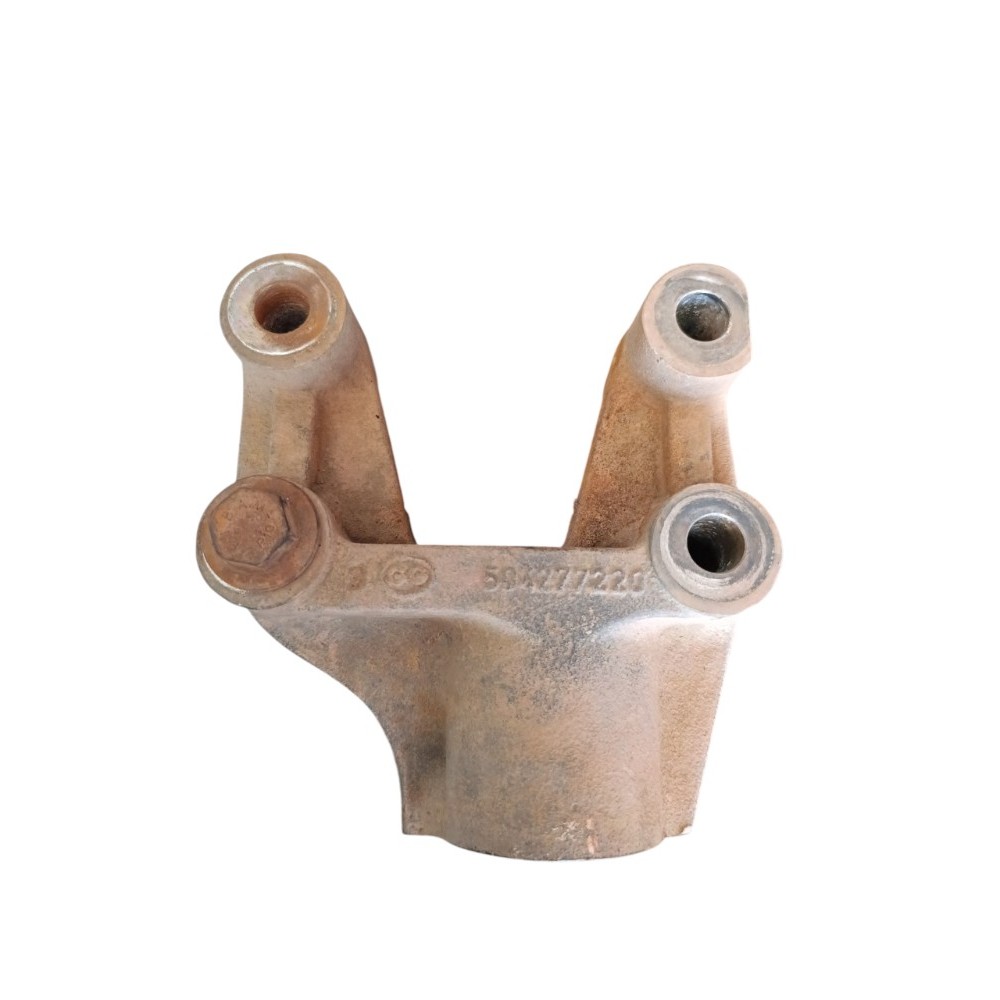 Suporte Engate Do Rebocador Iveco Tector 504277220
