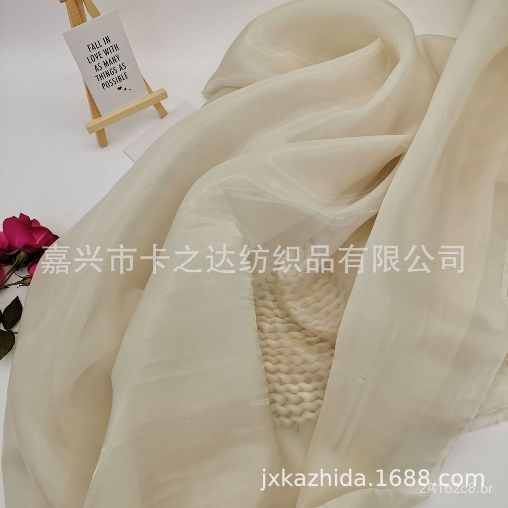 Em estoque: Tecido de imitação de seda acetinada, leve e suave, material amigável à pele para blusas e vestidos feminino