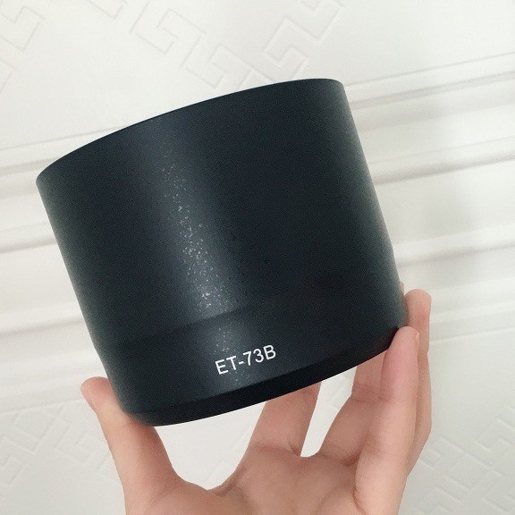 O Para-Sol ET-73B é adequado para a lente Canon EF 70-300mm f/4-5.6L IS USM de 67mm.