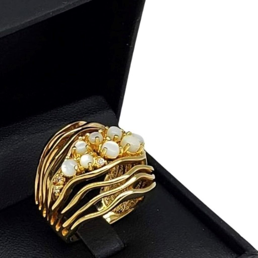 Anel Madrepérola Cravejado De Zirconias Banho De Ouro 18k 870