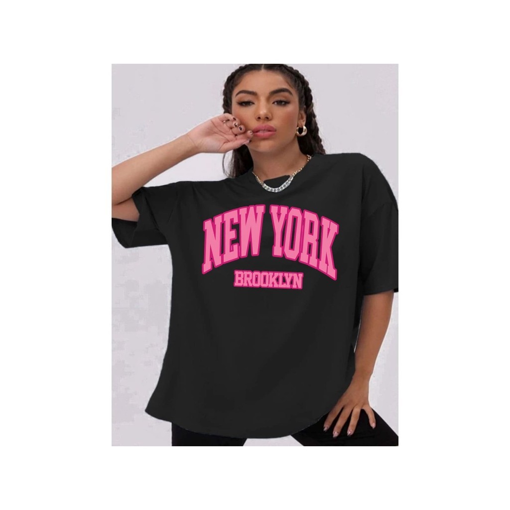 Camiseta Streetwear Feminina Básica Confortável Algodão Modelo "New York Brooklyn Rosa" Casual