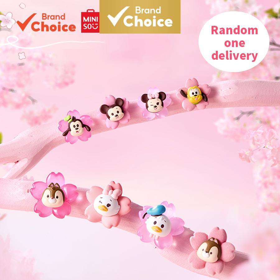 MINISO  disney sakura season série - charmoso e colecionável mini figura surpresa mickey & amigos 8,3cm × 5,3cm