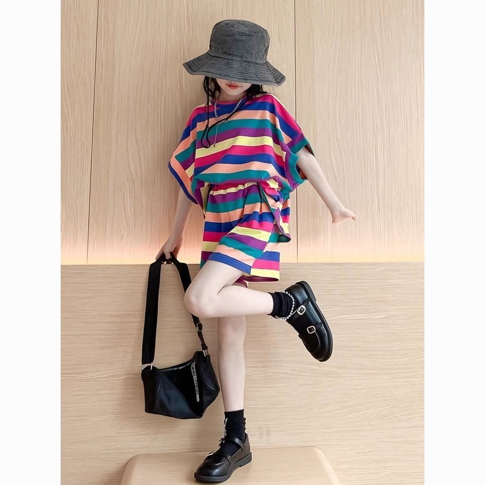 Meninas roupas infantis roupas de verão moda estilo ocidental terno 2026 novo estilo roupas casuais infantis Shorts de v