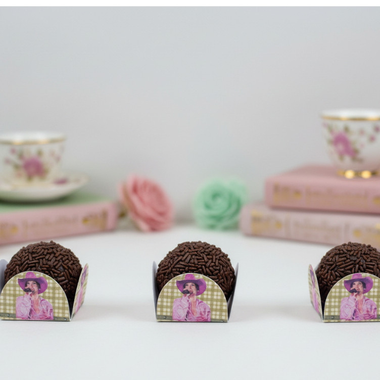 100 Forminhas Docinho 4 Pétalas Ana Castela Boiadeira Para Festas Aniversários Eventos Doces Confeitaria Brigadeiro Rosa